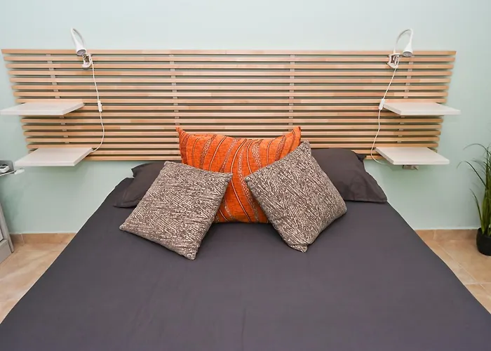 Eli Center בורגאס